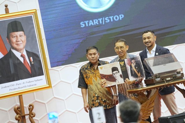 20250310_-_Hari_Musik_Nasional_2025_Kemenbud_Luncurkan_Piringan_Hitam_Indonesia_Raya_dengan_Delapan_Aransemen