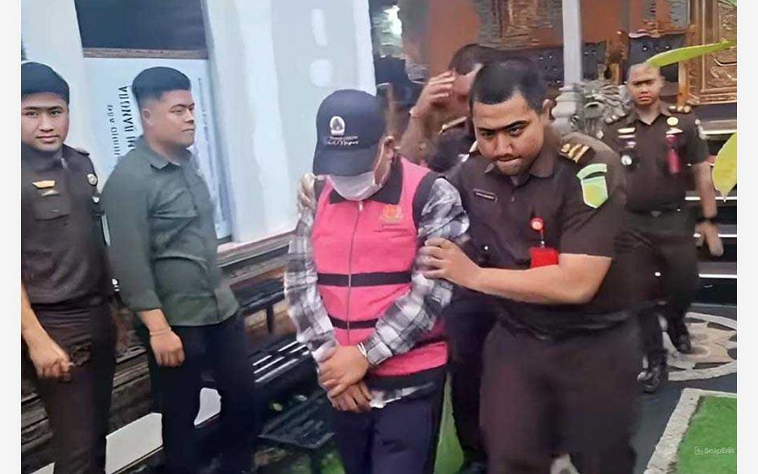 Tersangka Korupsi, Mantan Bupati Lampung Timur, Dawam Rahardjo Ditahan Kejati Lampung