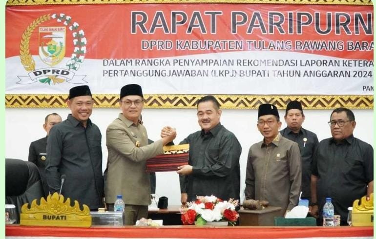 Rapat Paripurna DPRD Tubaba Dalam Rangka Penyampaian Rekomendasi LKPJ TA 2024