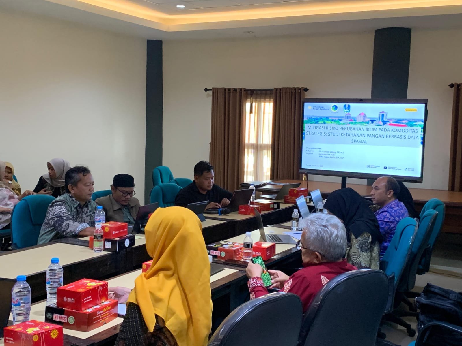 *Peneliti Fakultas Ketahanan Pangan Unesa dan Brida Jatim Kaji Mitigasi Perubahan Iklim pada Komoditas Strategis Jatim Berbasis Data Spasial*