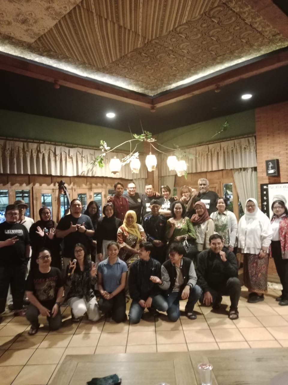 *Bincang Sejarah De Indo Club Surabaya dan SoCal Indo: Menyatukan Generasi, Menjaga Jejak Peradaban Indo di Indonesia*