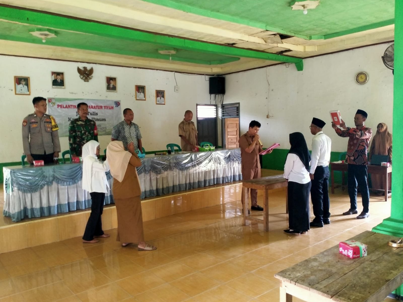 Pemerintah Tiyuh Penumangan Baru Melaksakan Kegiatan Pelantikan Aparatur Tiyuh.