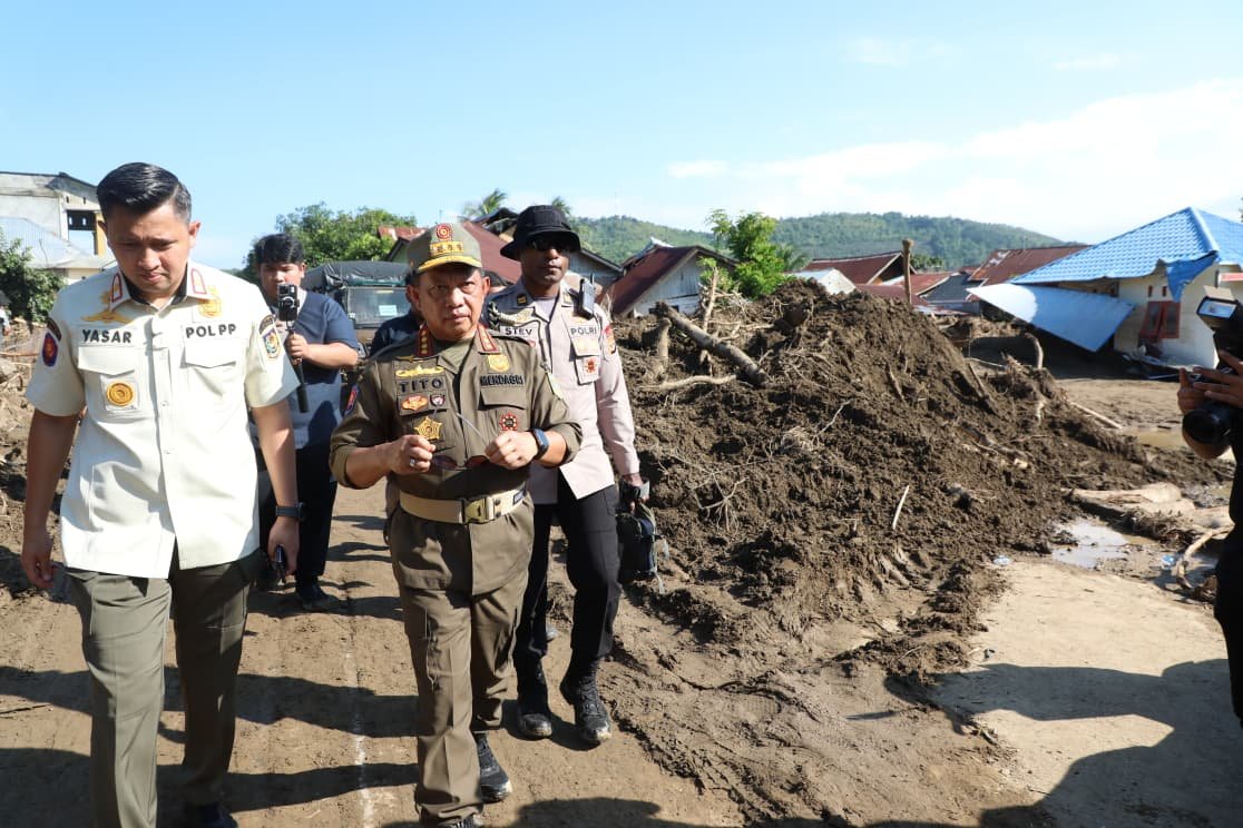 Tinjau Bencana Banjir di Aceh, Mendagri Beri Atensi pada Infrastruktur Publik yang Rusak.