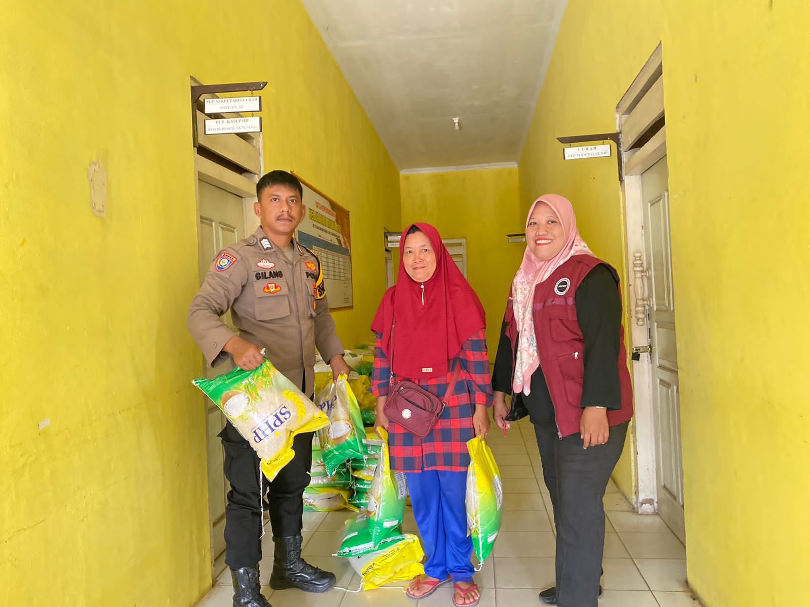 Polsek Tulang Bawang Tengah Gelar Gerakan Pangan Murah di Kelurahan Mulya Asri