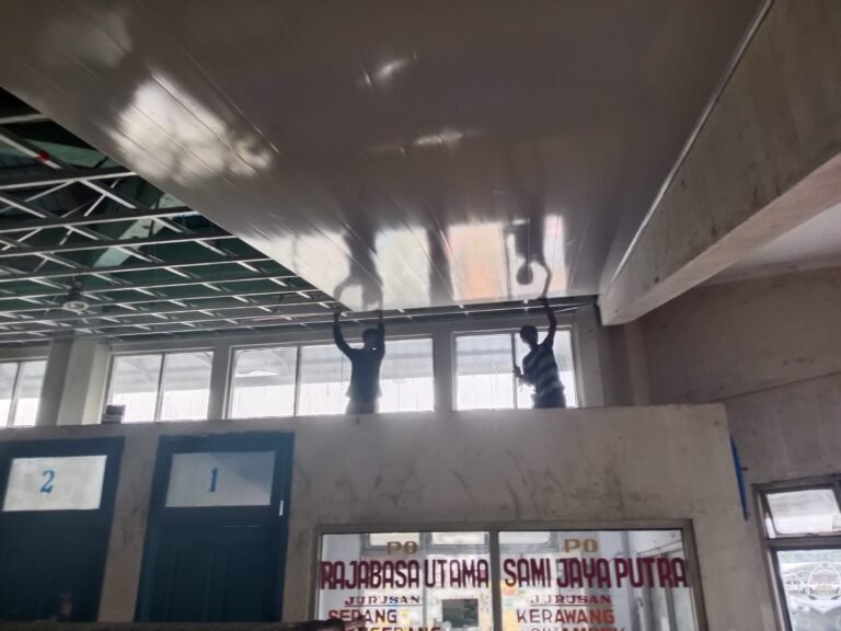 *Proyek Rp1 Miliar di Terminal Rajabasa Dikerjakan Saat Hujan, K3 Diabaikan, Pengawasan Dipertanyakan*