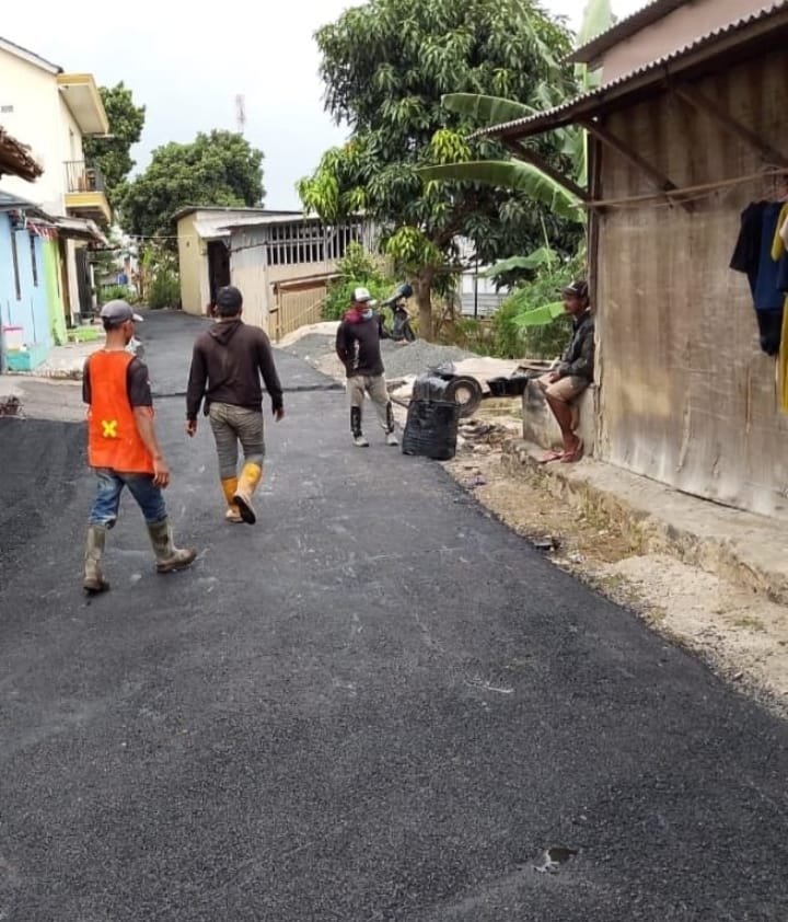 Miris!!! Pekerjaan Proyek Perbaikan Jalan Diduga Asal-asalan