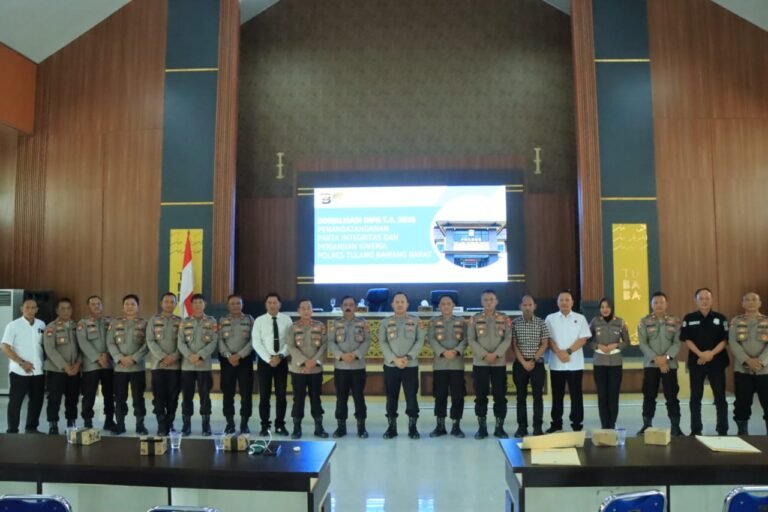 Kapolres Tulang Bawang Barat Pimpin Kegiatan Penyerahan Rendisgar serta Penandatanganan Pakta Integritas dan Perjanjian Kinerja Tahun 2026