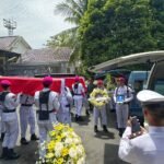 PEMPROV LAMPUNG BERI PENGHORMATAN TERAKHIR KEPADA ALMARHUM KOPDA MARINIR MUHAMMAD MAHFUDI, YANG JADI KORBAN DALAM TUGAS BENCANA LONGSOR DI JAWA BARAT