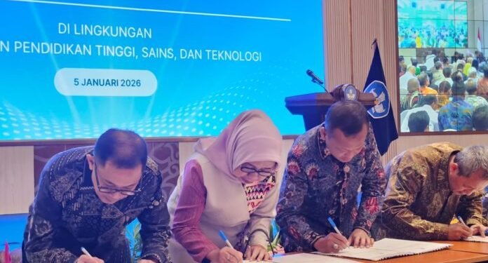 Unila Tanda Tangani Kontrak Kinerja Perguruan Tinggi Berdampak 2026