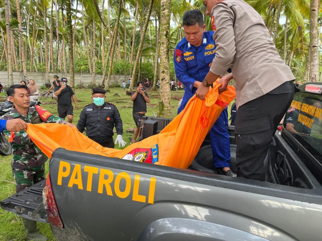 Polres Pesisir Barat Tangani Penemuan Mayat di Pantai Lantera Walur