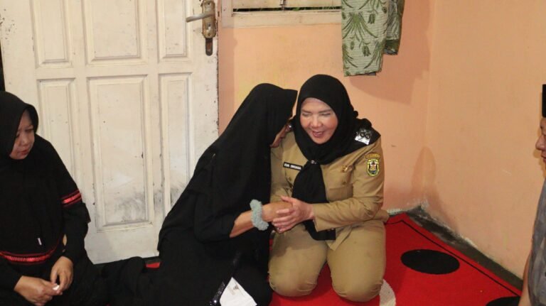 Dafi Ditemukan, Wali Kota Bandar Lampung Eva Dwiana Sambangi Rumah Duka.