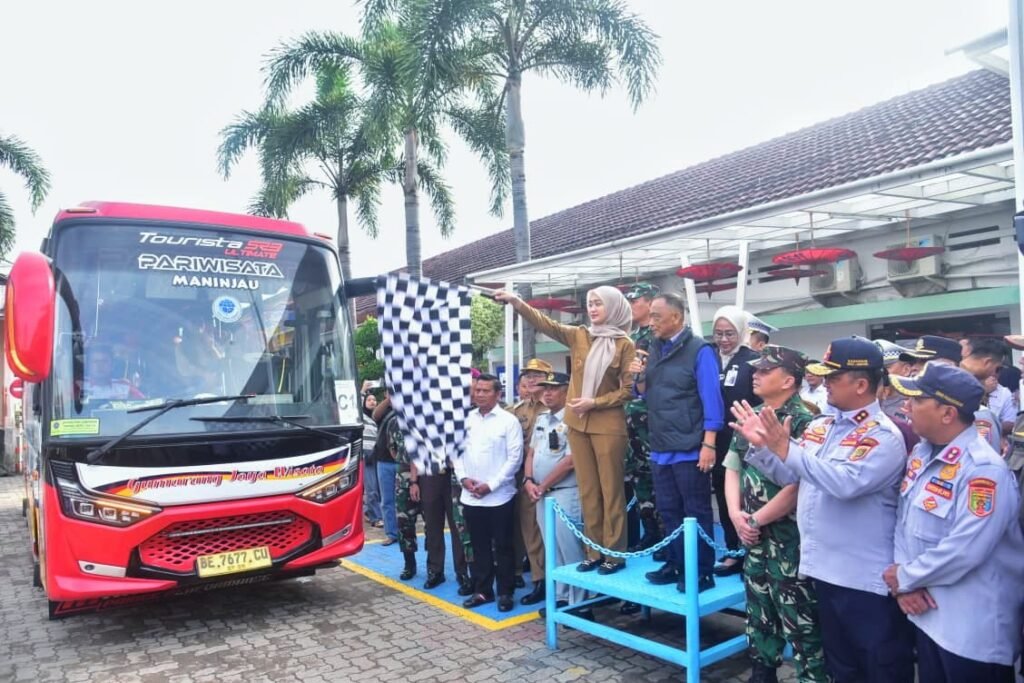 *Mudik Lebih Aman dan Terjangkau, Pemprov Lampung Berangkatkan Ribuan Pemudik Gratis*