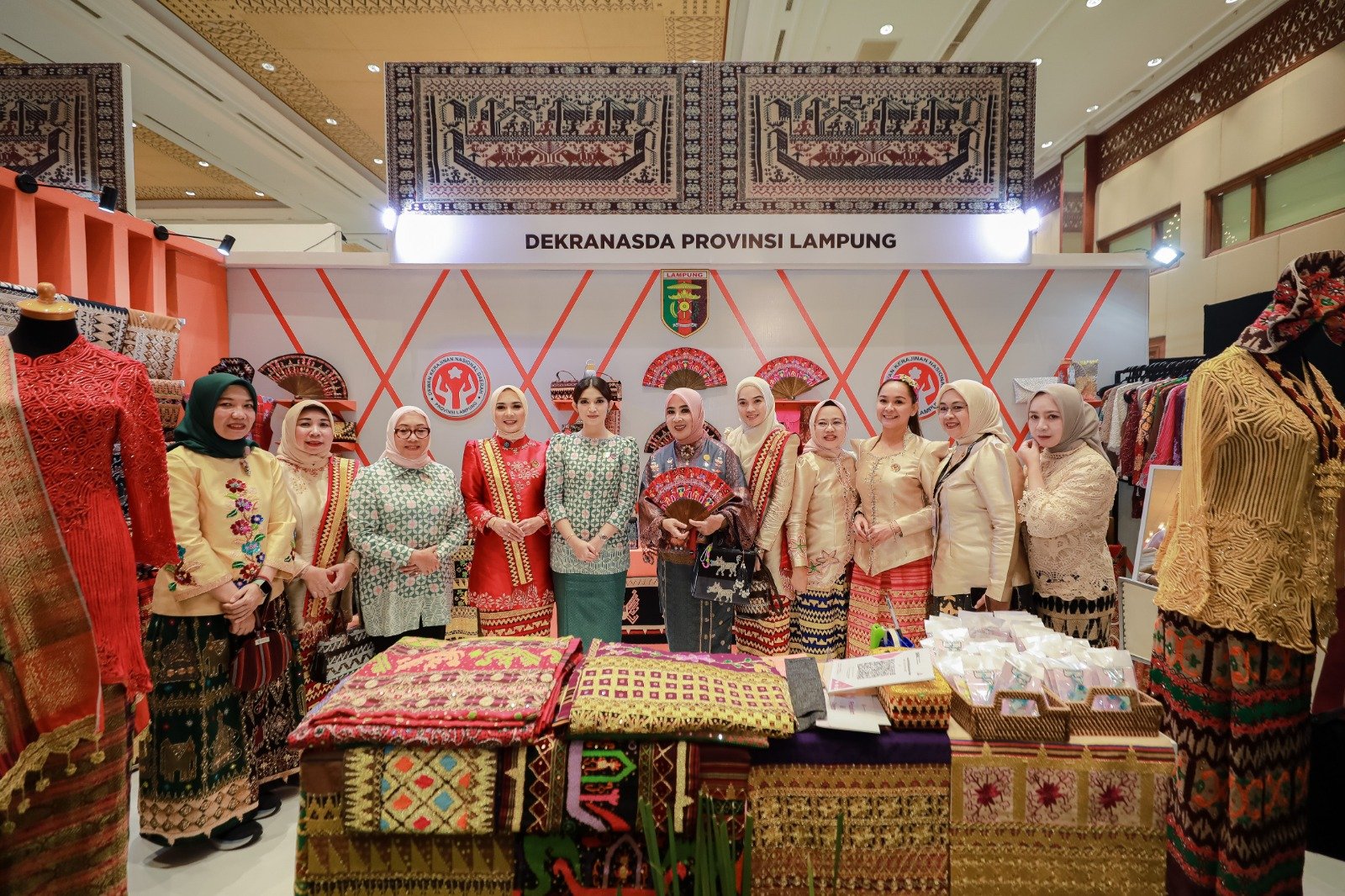Ikuti INACRAFT 2026, Ketua Dekranasda Lampung Targetkan Wastra Tapis hingga UMKM Lokal Tembus Pasar Nasional–Global