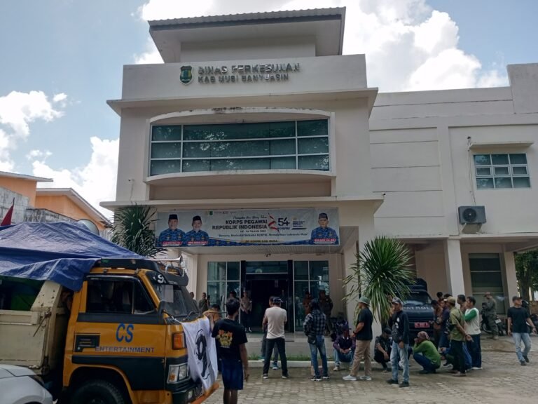 Dugaan Kebocoran Pajak Wisata Taman Toga di Mangun Jaya, Barikade 98 Kepung Kantor Dinas Pemuda Olahraga dan Pariwisata Kabupaten Musi Banyuasin.