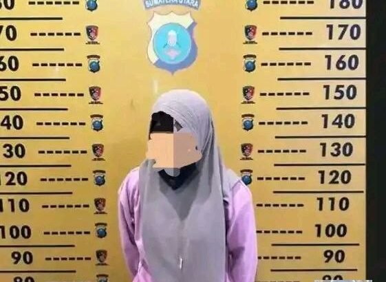 Merasa Ditipu, Wanita di Medan Sandera Pegawai Toko HP Pakai Parang