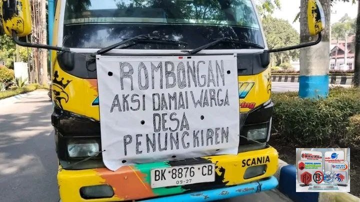 Ratusan Warga Geruduk Kantor Bupati, Desak Kades Penungkiren Dicopot