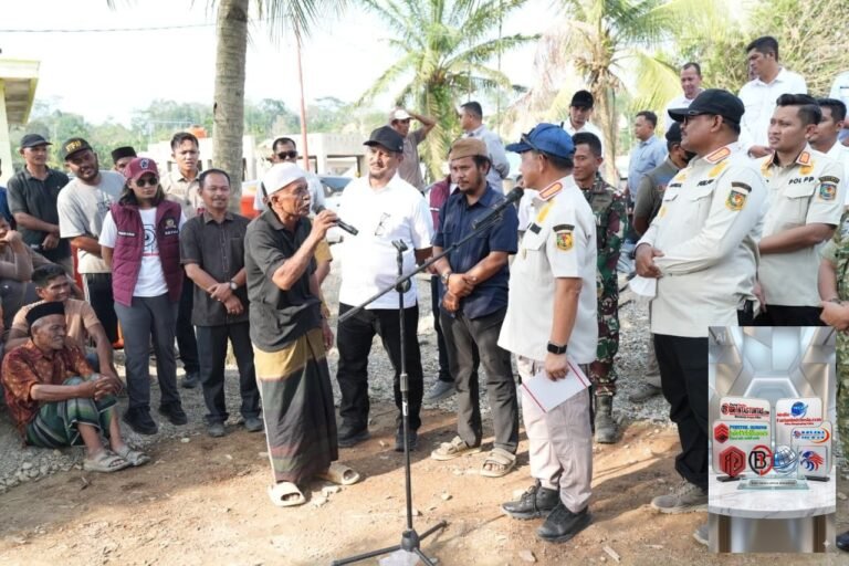 *Tembus Daerah Terisolir, Kasatgas Tito Beri Bantuan dan Serap Aspirasi Warga*