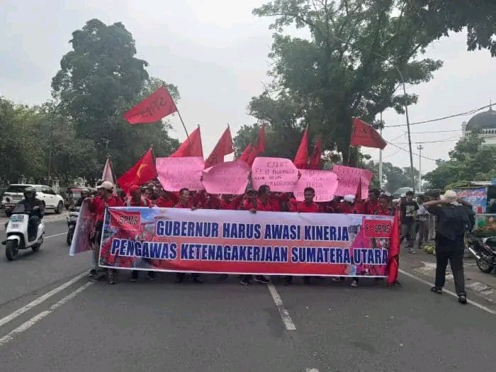 Aksi may Day dimedan . Buruh dan Mahasiswa Bawa 6 Tuntutan ke DPRD