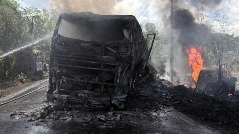 Tragedi Maut Jalinsum: Bus ALS VS Truk Tangki BBM Terbakar, 16 Penumpang Tewas