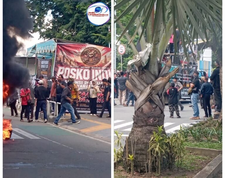 massa Dari Aliansi perjuangan masyarakat Kalimantan Timur (APMKT ) menggelar Aksi unjuk rasa dikantor Gubernur Kaltim