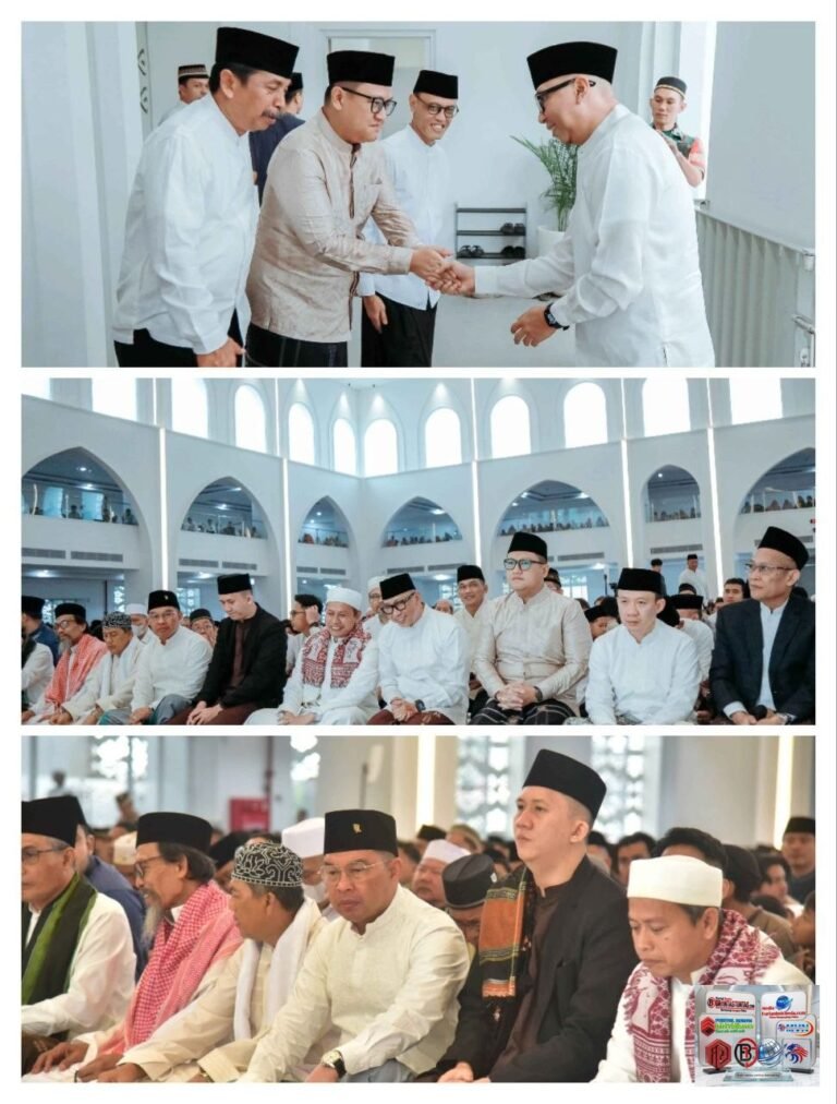 Ketua DPRD Lampung dan Ketua Komisi V Hadiri Sholat Idul Adha Bersama Gubernur di Masjid Raya Al-Bakrie