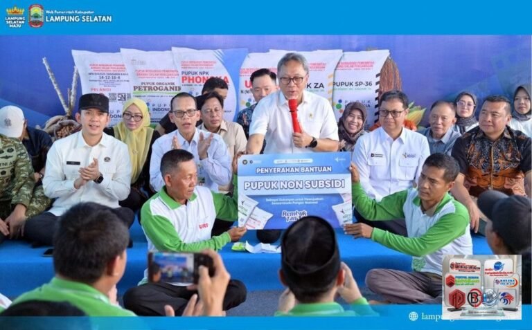 Petani Lampung Selatan Kini Lebih Tenang, Zulkifli Hasan Jamin Pupuk Lancar dan Harga Gabah Aman
 Pemerintahan.