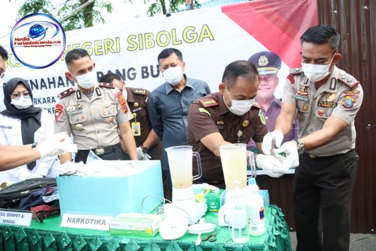 Wakapolres Sibolga Hadiri Pemusnahan Barang Bukti 112 Perkara Berkekuatan Hukum Tetap di Kejari Sibolga