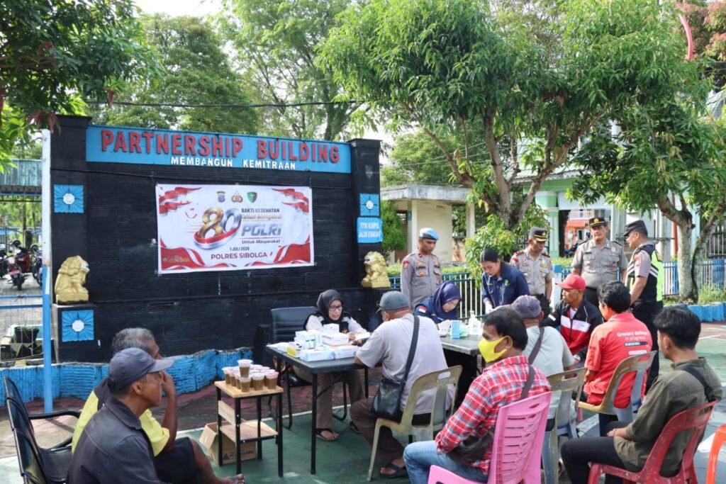 Sambut Hari Bhayangkara ke-80, Polres Sibolga Gelar Pemeriksaan Kesehatan Gratis bagi Pengemudi Becak