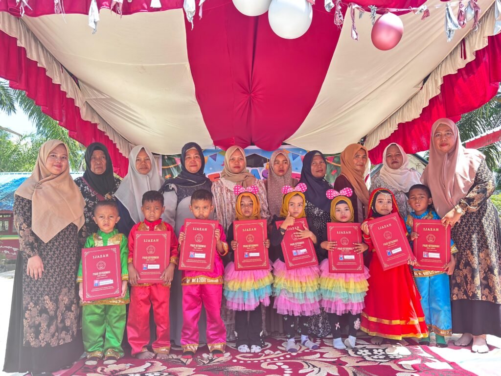 Pelepasan anak didik PAUD ISTIQOMAH angkatan ke VII TA. 2025.2026 Desa Gunung Tua Jae Kecamatan. Panyabungan kabupaten Mandailing Natal.