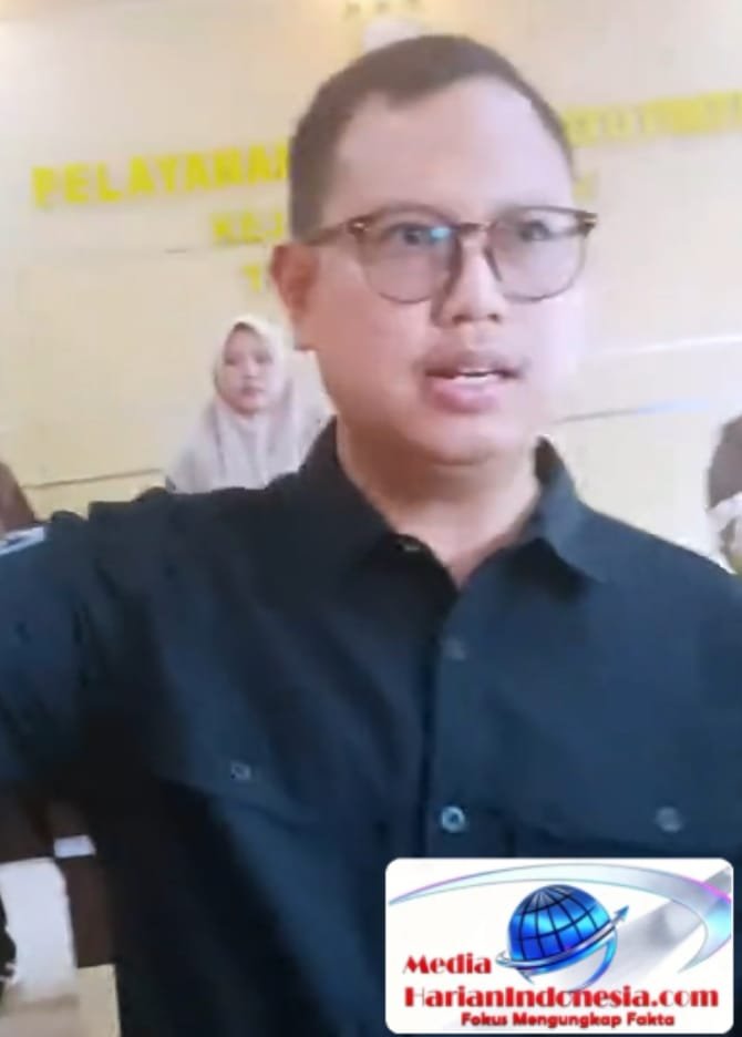 Dimas (Intel Kejari Tulang Bawang) Larang Media Bawa Ponsel, Diduga Tutupi Bukti Pungli Rp50 Juta; hal serupa pernah terjadi juga di kejari pringsewu.