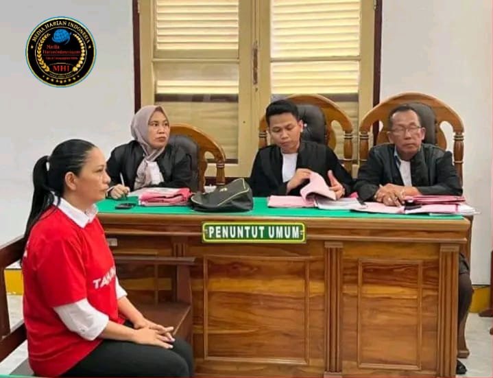 Seorang wanita bernama Titik Wulandari menjalani sidang perdana di Pengadilan Negeri Medan setelah didakwa menggadaikan satu unit mobil Toyota Avanza yang disewanya kepada seseorang di Lubuk Pakam, Kabupaten Deli Serdang, dengan nilai Rp5 juta.