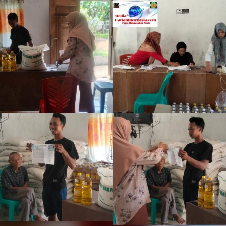 Ratusan Warga Desa Sematar Terima Bantuan Beras Bulog dan Minyak Goreng.