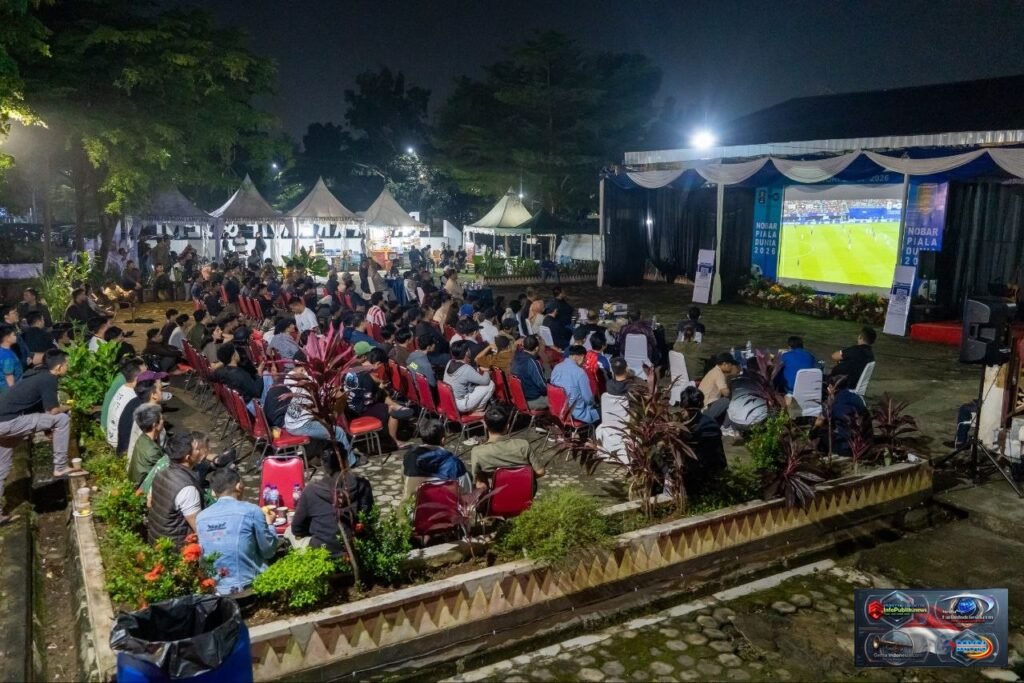 Meriah dan Penuh Kebersamaan, Nobar Piala Dunia di PKOR Way Halim Disambut Antusias Warga