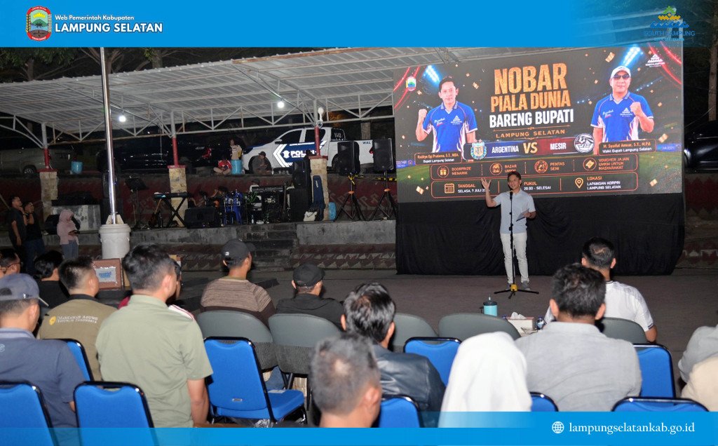 UMKM Raup Berkah dari Nobar Piala Dunia, Bupati Egi: Gema HELAU Gerakkan Ekonomi Rakyat dan Perkuat Gotong Royong