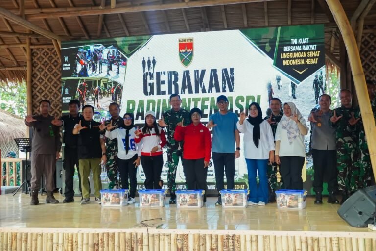 Pimpin Gerakan Radin Inten Asri, Gubernur Mirza Perkuat Budaya Gotong Royong Jaga Pesisir Lampung