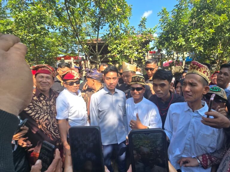 BaraJP Dampingi Wapres Gibran di Lampung Timur, Usulkan Pembangunan Balai Adat Sekampung Limo Migo