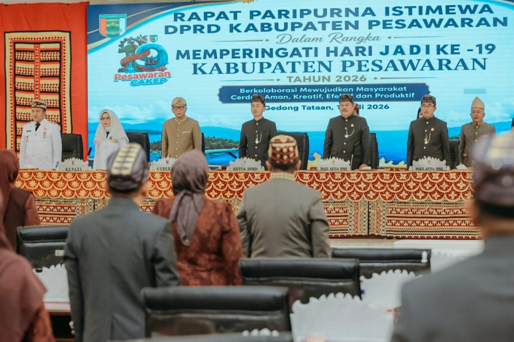 Hadiri Rapat Paripurna Istimewa DPRD Kabupaten Pesawaran dalam rangka peringatan Hari Jadi ke-19 Kabupaten Pesawaran, Gubernur Lampung Ajak Pesawaran Perkuat Kolaborasi dan Tingkatkan Kualitas SDM