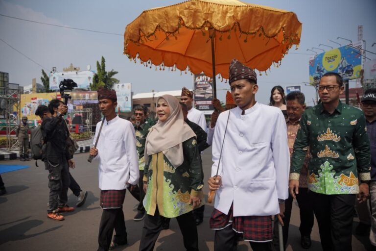 Semarak HUT ke-344 Kota Bandar Lampung, 82 Kendaraan Hias dan 538 Peserta Meriahkan Pawai Budaya
