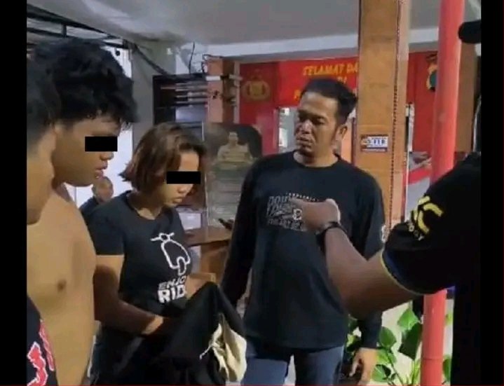 Seorang remaja perempuan berinisial AL, 17 tahun, ikut diamankan Tim Resmob Polrestabes Medan dalam kasus pencurian kendaraan bermotor dengan modus check-in hotel di Kota Medan.