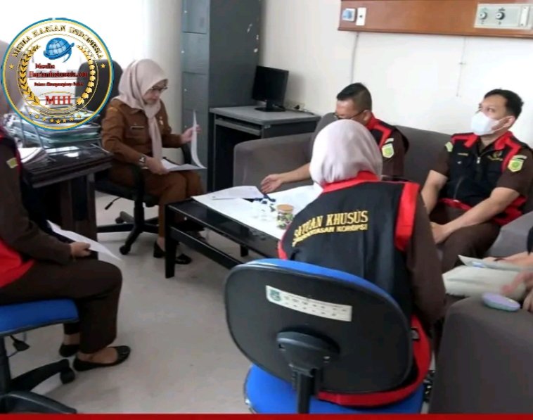 Tim Penyidik Tindak Pidana Khusus Kejaksaan Negeri Medan menggeledah RSUD Dr Pirngadi Medan terkait penyidikan dugaan korupsi pengelolaan belanja barang dan jasa yang bersumber dari dana Badan Layanan Umum Daerah tahun anggaran 2023 dan 2024.