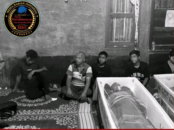 Kepala Jasa Raharja Kabupaten Dairi, Anggia Aulia, Mengunjungi rumah Duka keluarga korban