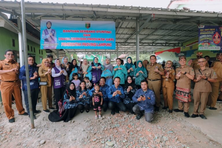 Canangkan Desa TAPIS dan Luncurkan Sekolah Lansia di Kampung Rukti Endah, Ketua TP PKK Lampung Dorong Pembangunan SDM Dimulai dari Desa