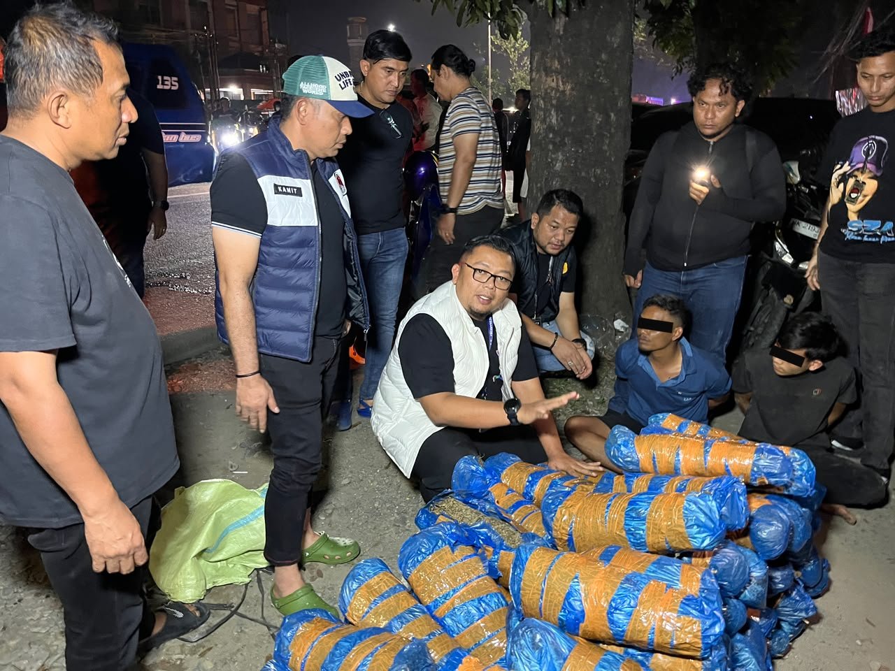 Kejar-kejaran Dramatis di Medan, Polisi Tabrak Mobil Kurir Narkoba dan Gagalkan Pengiriman 93 Kg Ganja