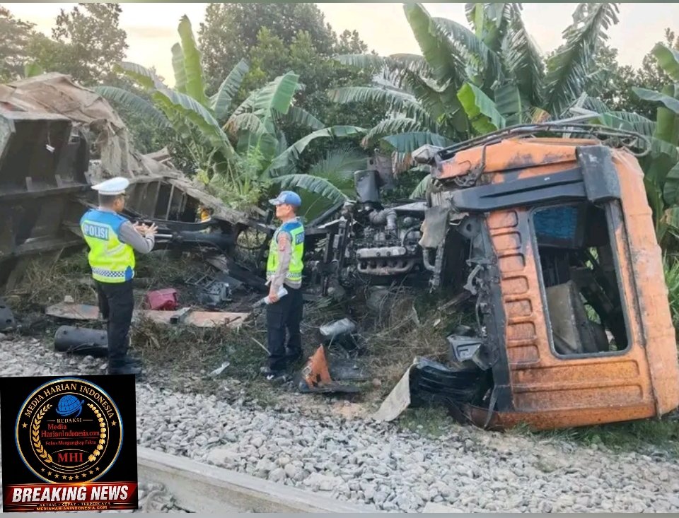 Kecelakaan Maut di Perlintasan Tanpa Plang Perbaungan Dump Truk Ditabrak KA Putri Deli Sopir Tewas