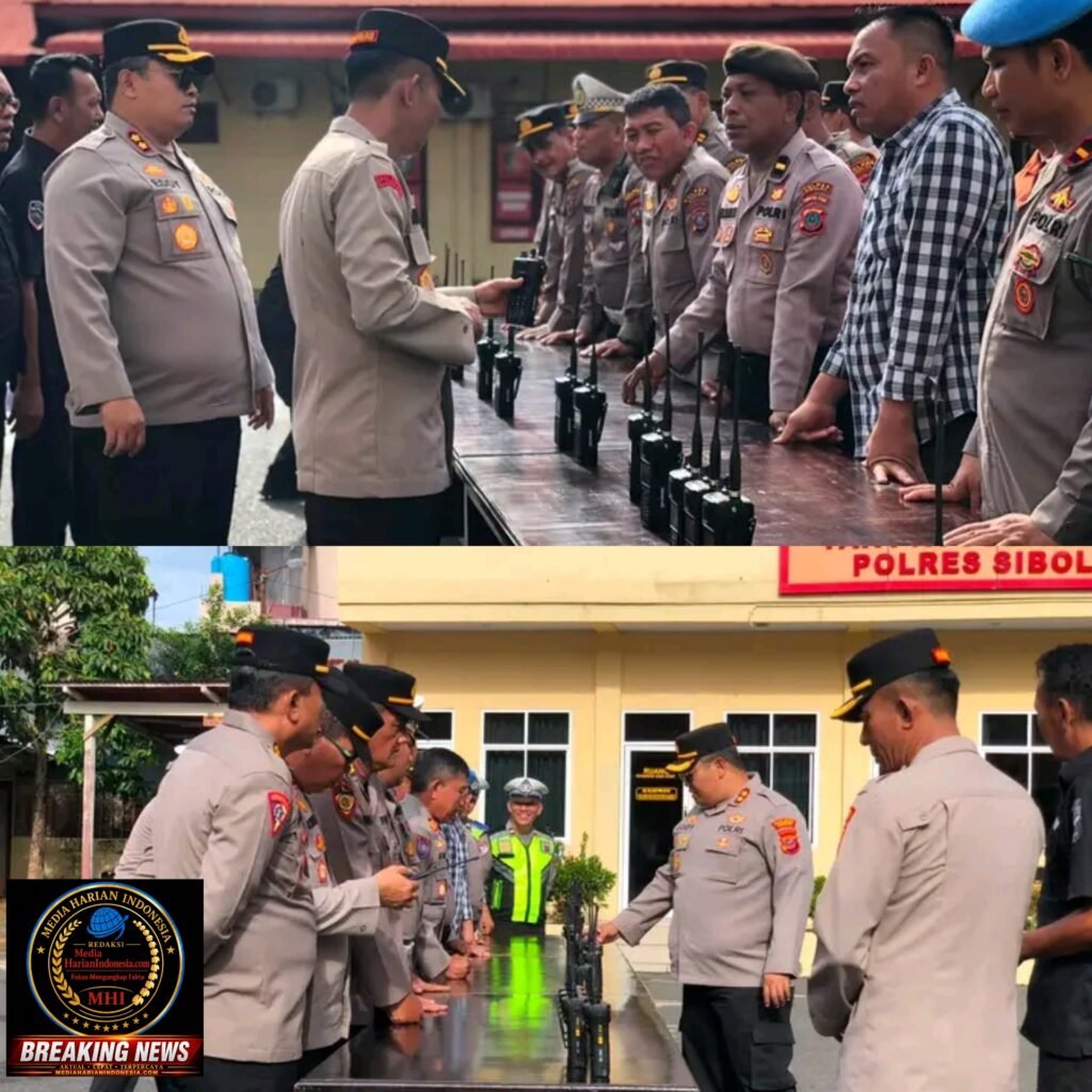 Kapolres Sibolga AKBP Eddy Inganta, S.H. S.I.K. M.H. bersama Wakapolres Sibolga melaksanakan pemeriksaan Handy Talky (HT) milik personel jajaran Polres Sibolga