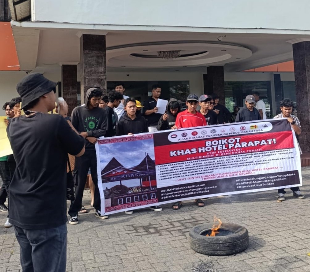 Aksi AMPDT Memanas, Ban Dibakar di Depan Hotel Khas Parapat, Transparansi IPAL Jadi Sorotan