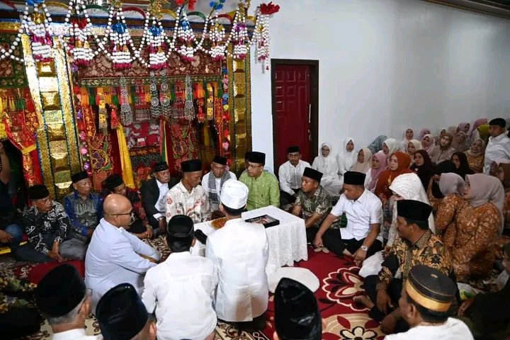 Wali Kota Sibolga Jadi Saksi Pernikahan Ririn Pasaribu dan Wahyu Sihotang di Barus