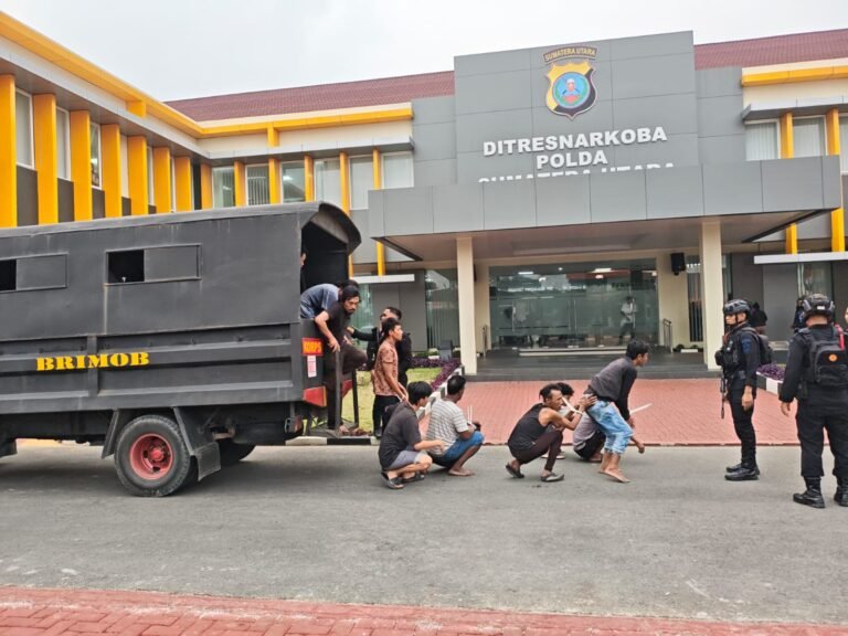 Brimob Sumut Bersama Tim Gabungan Gempur Sarang Narkoba Dimedan, 15 Orang Terduga Pelaku Positif Narkoba